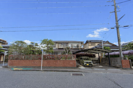 気になるまちの、ちょっと気になる広い家