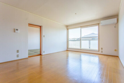 便利も自然もここにある。大きな窓の明るい2LDK