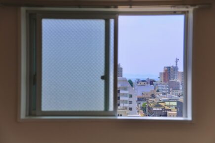 10階の窓から始まる一人暮らし。